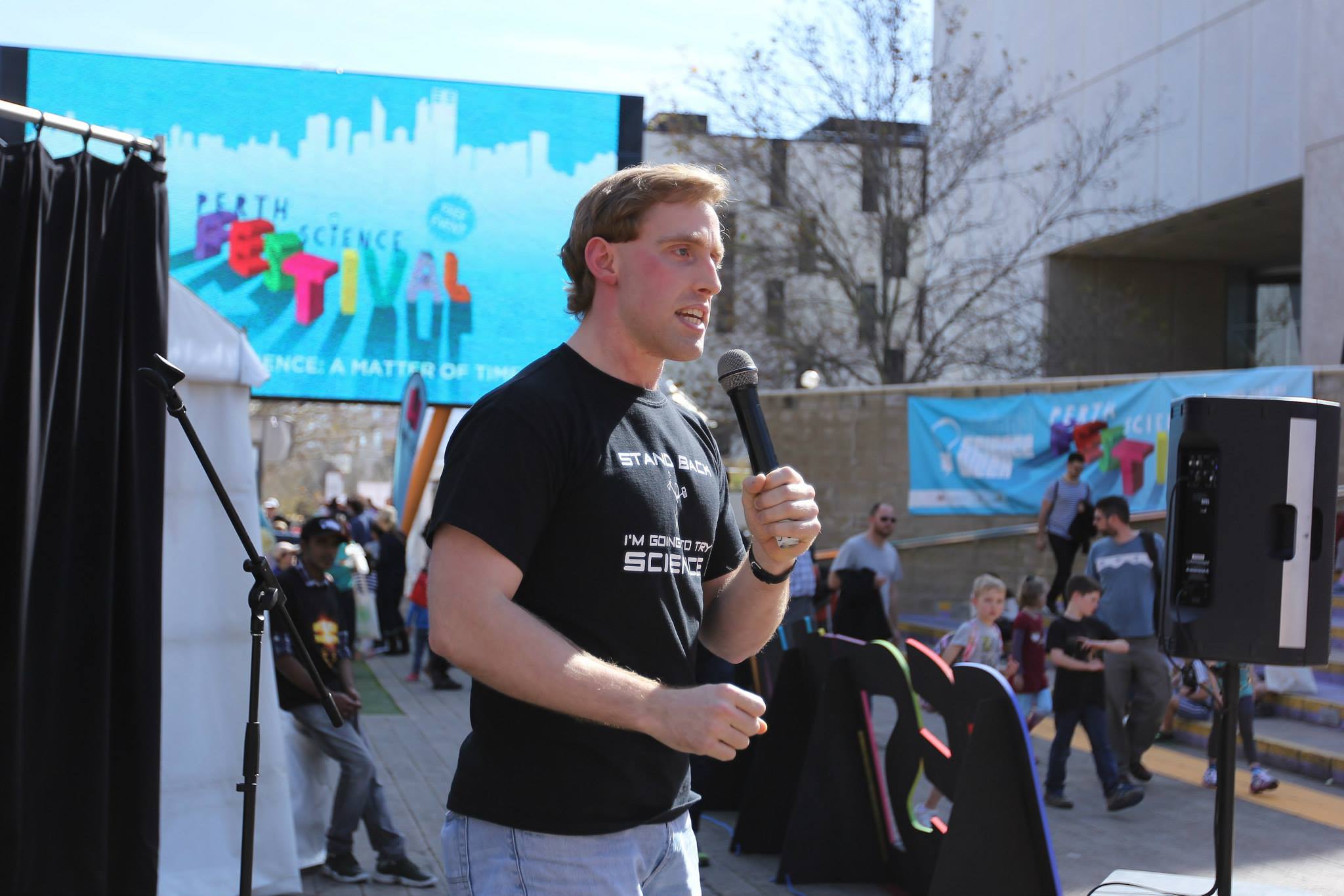 Me presenting at Perth Science Festival 2015